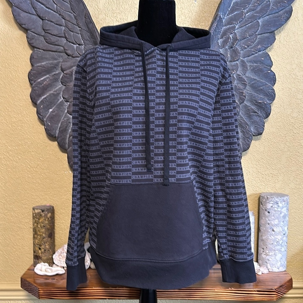 Champion Pull Over Sweater